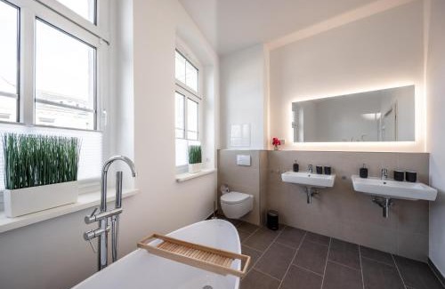 Aue Apartment | Goethe Palais Suite Anna Amalia l 1-8P l Lift l Parkplatz
