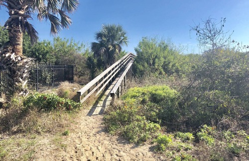 Butler Beach House | GOIN COASTAL Beach House, 3/2, Sleeps 10, 3 min Walk To The Beach