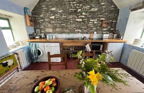 Creegh House | -Going back in time- 200 year old farmhouse