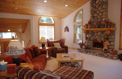 Chamberlands House | Going By Hauserman Rentals