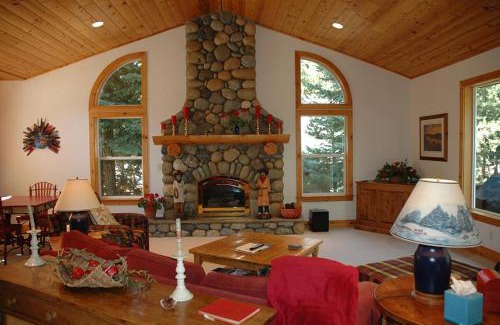 Chamberlands House | Going By Hauserman Rentals