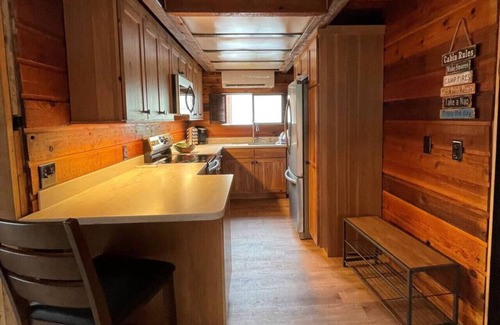 West Glacier Cabin | Going to the Sun Getaway ~ Located in West Glacier, Minutes from park entrance.