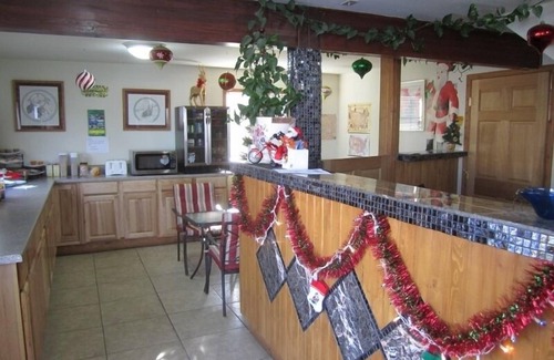 Browning Hotel | Going-To-The-Sun Inn & Suites