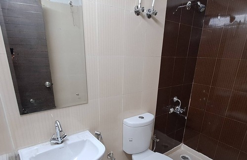 Ghaziabad Apartment | Gokul 3 BD Luxury Apartment D4-1205A Bharat City Teela Mod Ghaziabad NCR