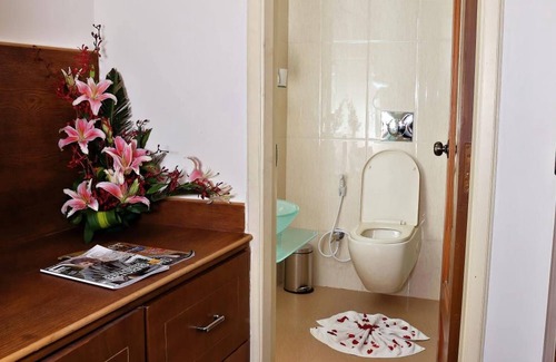 Kaloor Hotel | Gokulam Park
