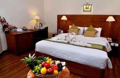 Kaloor Hotel | Gokulam Park