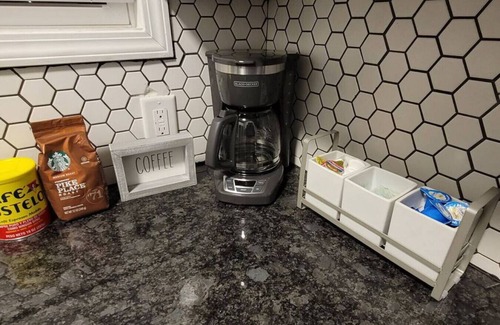 Grand Rapids Apartment | Gold 1 · Retreat Suite 2 - Cozy Downtown Getaway