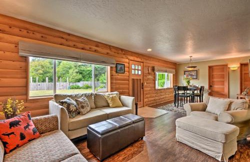 Gold Beach Apartment | Gold Beach Apartment with Activities - 2 Mi to Ocean