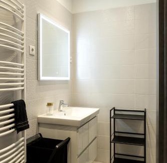 Debrecen Apartment | Gold & Black Residence
