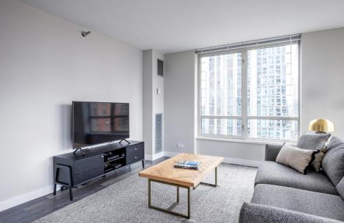 Rush and Division Apartment | Gold Coast 2BR w Gym Lounge Pool nr Mag Mile CHI-231