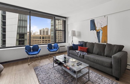 Rush and Division Apartment | ☀️❤️🔥Gold Coast Lavish Home w/ Roof Pool & Gym❤️🔥☀️