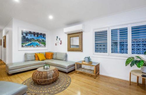 Miami House | Gold Coast-Miami Mid-Century Beach Home With Pool
