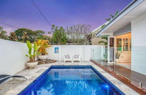 Miami House | Gold Coast-Miami Mid-Century Beach Home With Pool