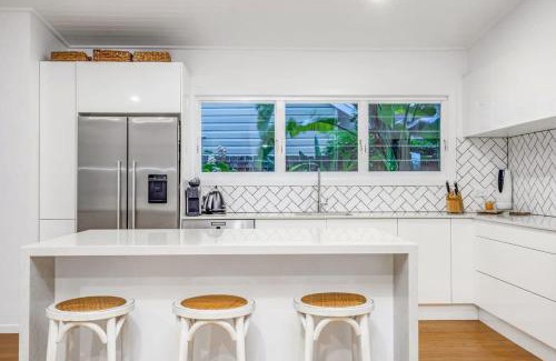 Miami House | Gold Coast-Miami Mid-Century Beach Home With Pool