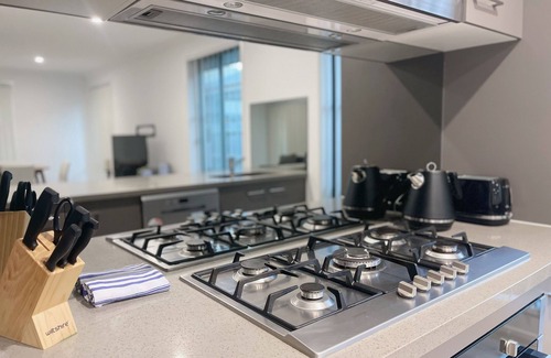 Coomera House | Gold Coast Oasis – 4BR Villa in Coomera