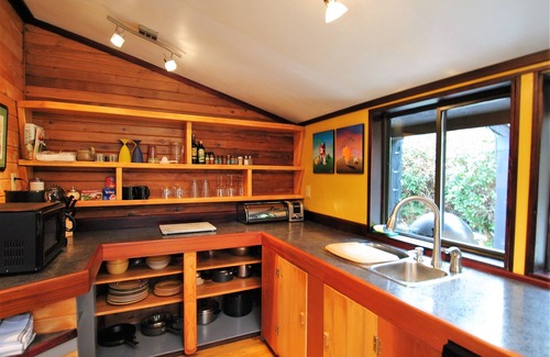 Tofino Cottage | Gold Coast Retreat Haidaway Cottage at Chesterman Beach