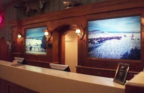 Elko Hotel | Gold Country Inn and Casino by Red Lion Hotels