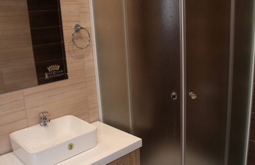 Jagodina House | Gold Crown Apartments
