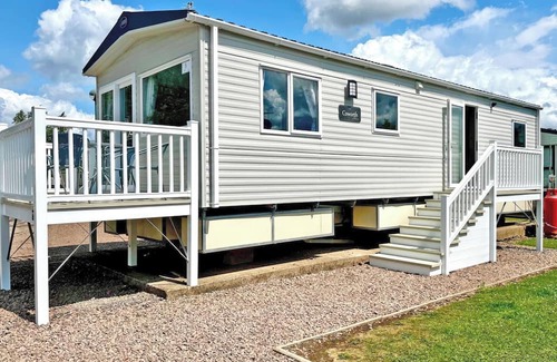 Harvington House | Gold Deluxe 3 Bed sleeps 8 Pet friendly
