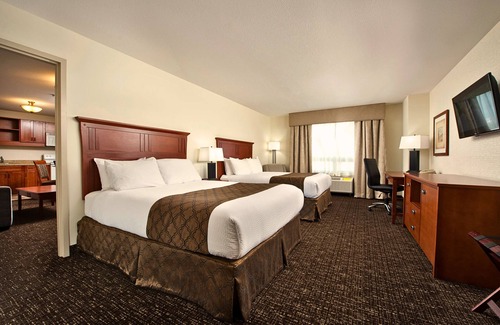 North Battleford Hotel | Gold Eagle Lodge