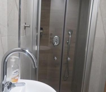 Beit Shemesh Apartment | Gold House