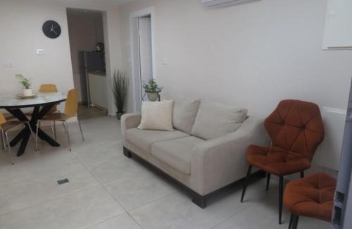 Beit Shemesh Apartment | Gold House