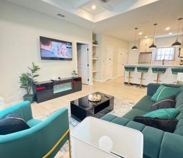 Mission Apartment | Gold'n Retreat