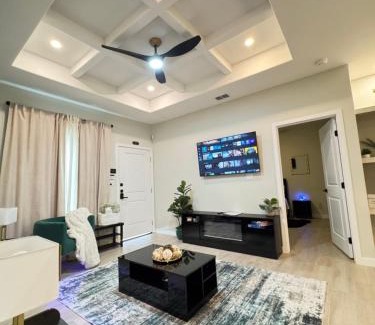 Mission Apartment | Gold'n Retreat