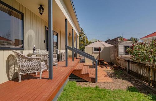 Thames House | Gold'n Thames - Thames Holiday Home