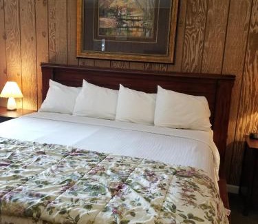 Quincy Hotel | Gold Pan Lodge