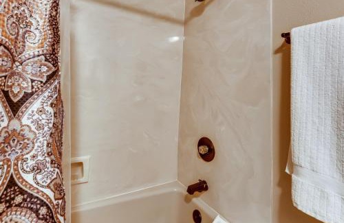 Woodmoor House | Gold Point #5-C - Great Views - Hot Tub Access