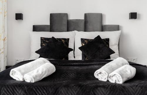 West Pomeranian Voivodeship Apartment | Gold Room
