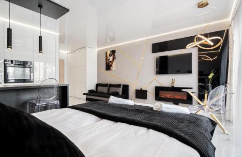 West Pomeranian Voivodeship Apartment | Gold Room