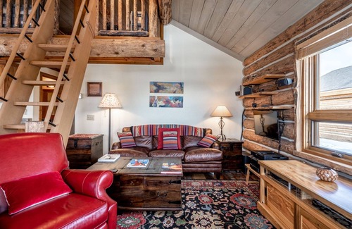 Big Sky Cabin | "Gold Rush" Cowboy Heaven Cabin w/Loft on Ski Slope, Hot Tub, Views, Privacy