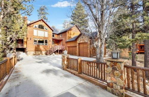 Eagle Mountain Estates House | Gold Rush Lodge Big Bear~Hot Tub~ Games~