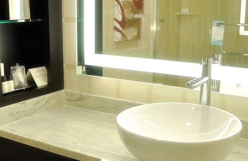 Downtown Las Vegas Hotel | Gold Tower Premier Doubles at Golden Nugget Las Vegas, Pools, Nightlife!