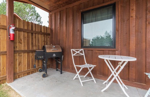Custer Cabin | Gold Valley Camp Cabin 4 | 1 Bed, 1 Bath