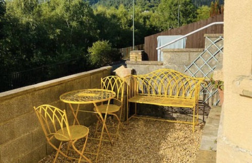 Six Bells House | Goldcroft – A Warm & Welcoming Getaway in the Heart of the Valleys