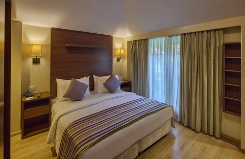 Venkatapura Hotel | Golden Amoon Resort