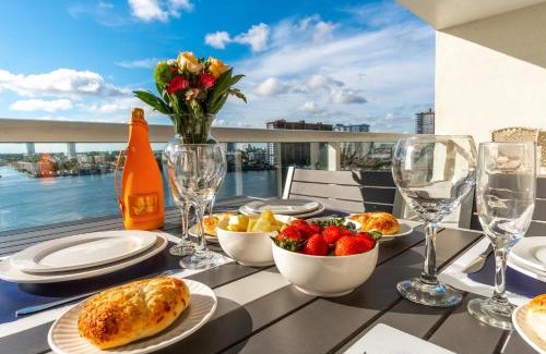 Sunny Isles Beach Apartment | Golden Bay 1003
