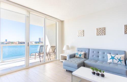 Sunny Isles Beach Apartment | Golden Bay 508