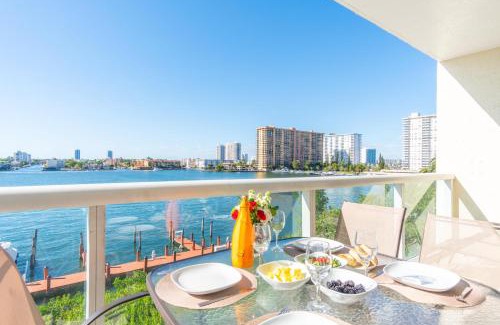 Sunny Isles Beach Apartment | Golden Bay 508
