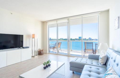 Sunny Isles Beach Apartment | Golden Bay 508