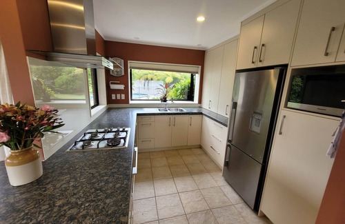 Motupipi House | Golden Bay Pool & Views; March & April availability 2023