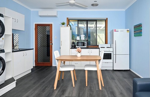Golden Beach Apartment | Golden Beach 1B/R Hideaway
