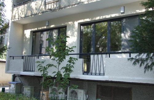 Burgas Center Apartment | GOLDEN BLACK