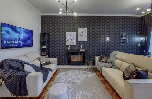 Burgas Center Apartment | GOLDEN BLACK