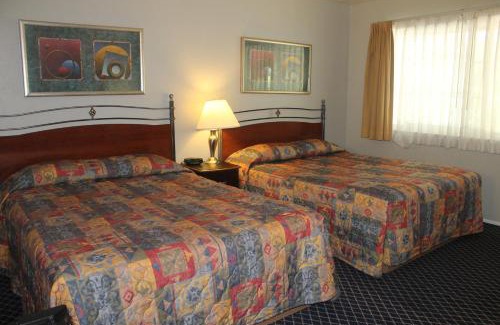 Cedar Ridge Hotel | Golden Chain Motel
