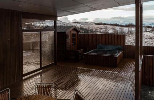 Fludir Villa | Golden Circle Villa - Hot Tub & Sauna