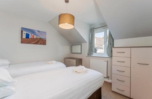 Woolacombe Villa | Golden Coast Leisure Park - Ocean Tide Villa 3 Q